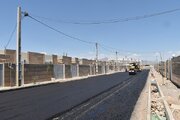 عملیات آسفالت ریزی فاز اول خانه های یک طبقه جایگزین مسکن مهر ناایمن سمنان