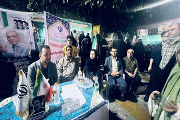استقرار سومین میز خدمت در میدان بوشهر