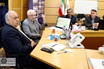 ببینید |  نشست هوشنگ بازوند مدیرعامل شرکت ساخت و توسعه زیربناهای حمل‌ونقل کشور با استاندار خراسان شمالی