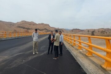 ببینید| بازدید مدیر کل راه و شهرسازی سیستان و بلوچستان از مراحل نهایی ساخت پل حرمک در محور زابل- زاهدان