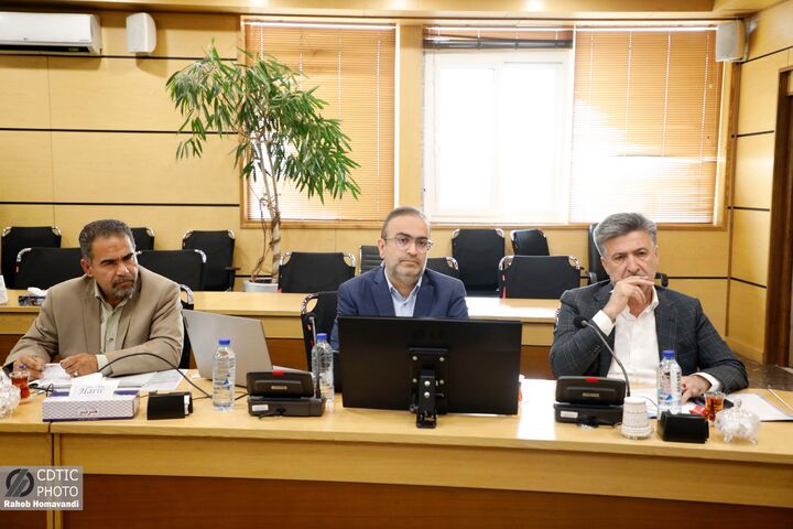 ببینید |  نشست هوشنگ بازوند مدیرعامل شرکت ساخت و توسعه زیربناهای حمل‌ونقل کشور با استاندار خراسان شمالی