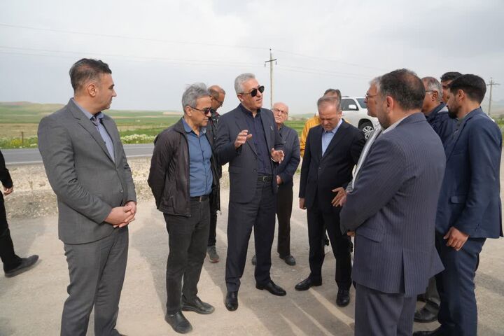 بازدید پیمان آرامون مدیرکل و رییس شورای هماهنگی راه و شهرسازی آذربایجان‌غربی به همراه فرماندار شهرستان نقده از  روند اجرایی عملیات راهسازی محور حیدرآباد_نقده