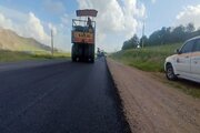 ببینید| تداوم عملیات روکش آسفالت ابتدای محور روانسر - کامیاران به طول ۱ کیلومتر
