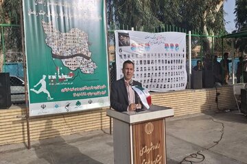 ببینید| آغاز مسابقات فوتبال جام محلات حاشیه شهر زاهدان به یاد شهدای مدرسه شجره طیبه و شهدای جنگ رمضان(2)