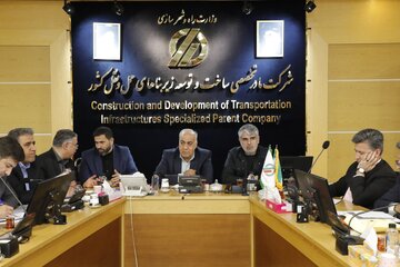 ببینید | جلسه مدیرعامل شرکت ساخت و توسعه با نماینده مردم ایذه و باغملک در مجلس شورای اسلامی