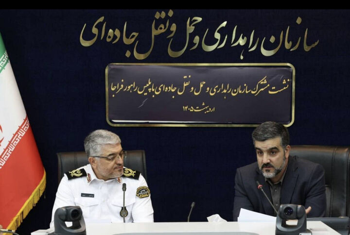 دکتر اکبری نشست