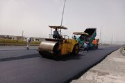 ببینید | عملیات روکش آسفالت محور کیانمهر ماهدشت حدفاصل فرودگاه پیام تا شهرک پیام