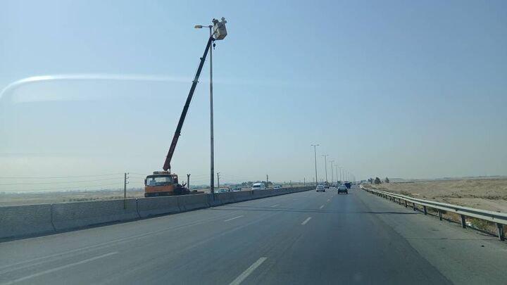 افزایش ایمنی جاده های استان تهران با اجرا و اصلاح 385 کیلومتر شبکه روشنایی