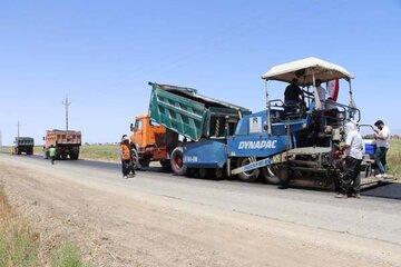 ببینید|ادامه عملیات روکش آسفالت محور روستایی اقبالیه از توابع شهرستان نظرآباد