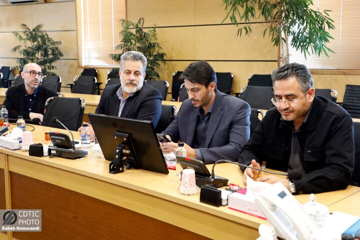 ببینید | نشست مدیرعامل شرکت ساخت و توسعه با نماینده مردم مراغه و عجب‌شیر در مجلس شورای اسلامی