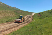 انجام عملیات راهداری در محور روستایی تگرباری دیواندره کردستان