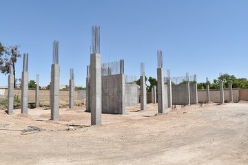 پیشرفت فیزیکی احداث هنرستان شریعت پناهی سمنان از محل اعتبار شرکت بازآفرینی شهری