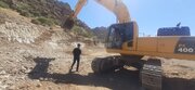 ببینید|عملیات راه شکافی و احداث راه روستایی سرآستان شهرستان خرم آباد