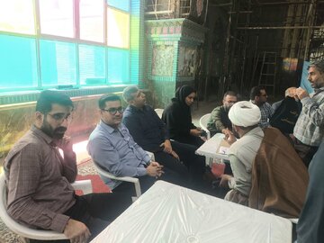 ببینید| حضور مدیران و مسئولان اداره کل راه و شهرسازی خوزستان در میز خدمت مصلی نماز جمعه اهواز و پاسخگویی به شهروندان اهوازی