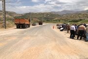 ببینید| عملیات روکش مقاطع تخریب شده مسیر جوانرود به بانی لوان به طول ۸ کیلومتر استان کرمانشاه