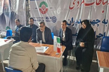 ببینید| برپایی چهارمین میز خدمت اداره کل راه و شهرسازی سیستان و بلوچستان در تجمعات مردمی زاهدان