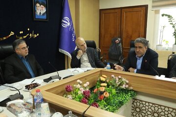 ببینید| برگزاری نشست بررسی تأمین منابع مالی طرح‌های راهسازی و پروژه های مسکن خوزستان