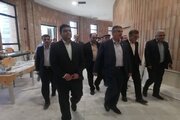 بازدید استاندار مرکزی از کتابخانه مرکزی شهر اراک