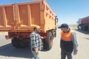 ببینید | گشت و کنترل ناوگان حمل و نقل عمومی مستقر در محور بوئین‌زهرا به قزوین توسط راهداران بوئین زهرا در استان قزوین