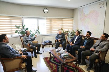 دیدار نماینده هریس و اهر با گلپایگانی