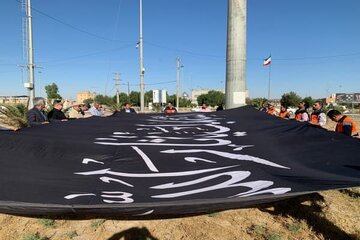 ویدیو|با برافراشته شدن بیرق عزای امام حسین(ع) در پایانه شهید سلیمانی(مهران)