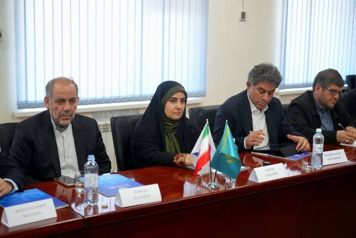 وزیر راه و شهرسازی از بنادر آکتائو و کوریک قزاقستان بازدید کرد
