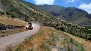 ببینید| ریزش برداری، شانه سازی مسیر، تسطیح شانه راه و قنو زنی محور روستایی سیمیار_کارندچال توسط راهداران الموت در استان قزوین