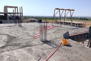 ببینید | بتن ریزی  سقف پنجم بلوک شماره ۶ پروژه ۷۰۰ واحدی نهضت ملی مسکن سایت آسایش گرگان
