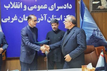 ببینید| تقدیر دادستان مرکز آذربایجان‌غربی از مدیرکل راهداری استان به پاس صیانت از حقوق عامه و ارتقای ایمنی راه‌ها