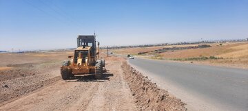مسیری ایمن‌تر برای ساکنان؛ تعریض و زیرسازی ۳.۵ کیلومتری باورس در شهرستان البرز