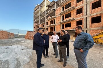 ظرفیت‌های تأمین مسکن جوانان و طرح آشیان در آزادشهر مورد بررسی قرار گرفت