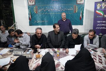ببینید| دیدار چهره‌به‌چهره مدیرکل و معاونان اداره کل راه و شهرسازی اصفهان با شهروندان
