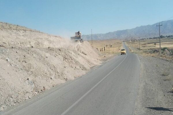 حذف یکی از نقاط حادثه‌خیز محور روستایی پطرو زاوه با اجرای عملیات ترانشه‌برداری