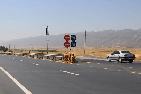 نصب ٣٠٠٠ تابلو و علائم ایمنی در محورهای ایلام تا پیش از اربعین حسینی