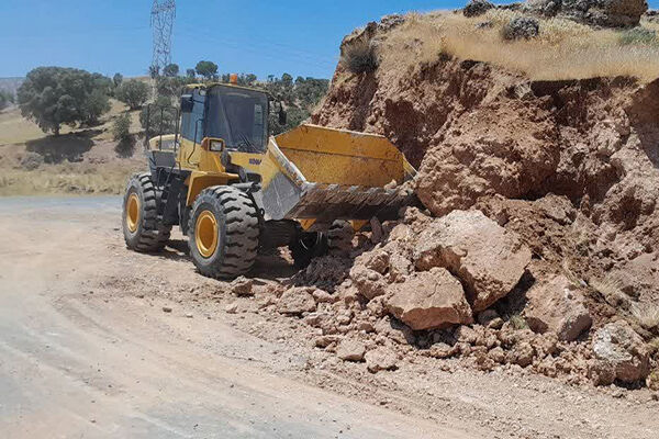 اصلاح پیچ حادثه‌خیز منطقه « چم دیوان» در شهرستان چگنی استان لرستان