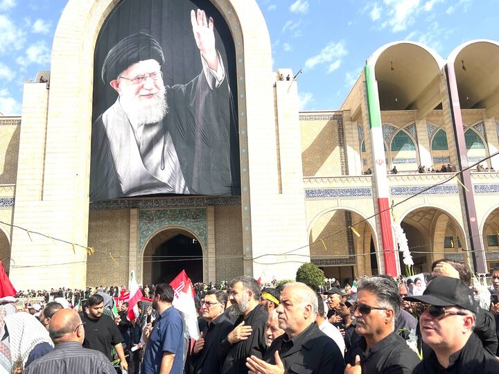 حضور مردم در بدرقه رهبر شهید تجدید عهد با آرمان‌های انقلاب و ایران است