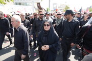 ببینید | حضور وزیر راه و شهرسازی در مراسم تشییع پیکر رهبر شهید ایران