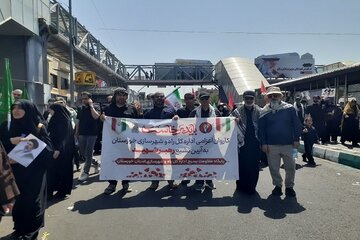 ببینید| حضور مدیرکل و کارکنان اداره کل راه و شهرسازی خوزستان در آیین وداع و تشییع پیکر رهبر شهید انقلاب اسلامی و قائد امت