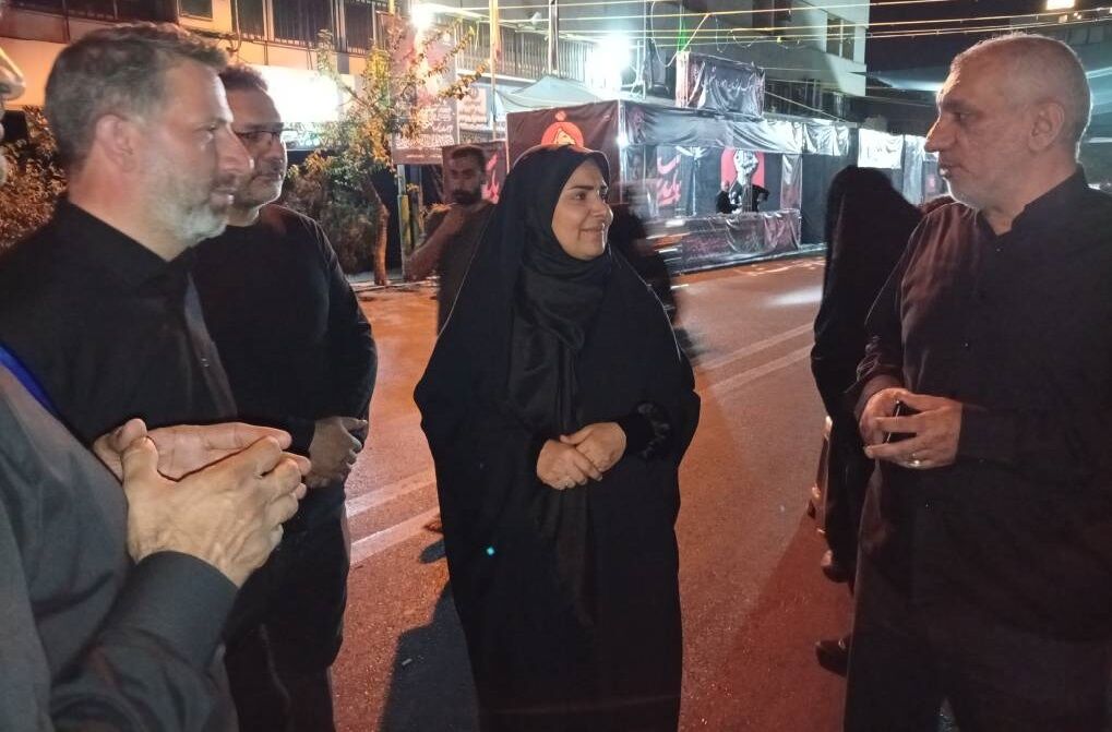 وزیر راه و شهرسازی از موکبهای خدمترسانی به زائران در آیین تشییع امام شهید امت بازدید کرد