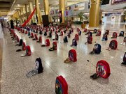 ببینید | اکران «بزرگ‌ترین المان یادبود شهدای مدرسه میناب» در فرودگاه بین‌المللی مشهد