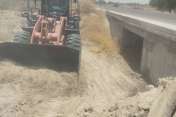 لایروبی پل‌های محور پارسیان به بندرلنگه در هرمزگان