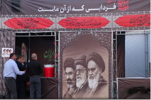 ویدئو| خدمت‌رسانی به زائران در آزادراه ساوه -تهران در موکب توسط راهداران استان مرکزی