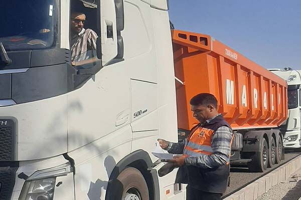 نظارت بر ناوگان حمل‌ونقل در محور گهکم استان هرمزگان
