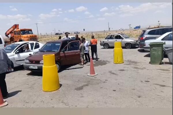 ویدئو| برپایی موکب خدمت‌رسانی به عزاداران مراسم تشییع قائد شهید امت در محور سبزوار ـ نیشابور مجتمع سلسله الذهب