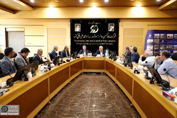 ببینید | نشست مدیرعامل شرکت ساخت و توسعه زیربناهای حمل‌ونقل کشور با نماینده مردم  نوشهر، چالوس و کلاردشت در مجلس شورای اسلامی