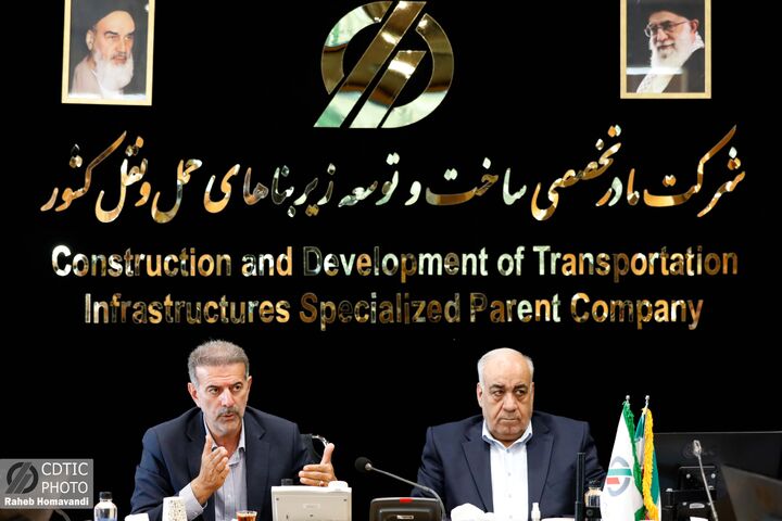 ببینید | نشست مدیرعامل شرکت ساخت و توسعه زیربناهای حمل‌ونقل کشور با نماینده مردم  نوشهر، چالوس و کلاردشت در مجلس شورای اسلامی