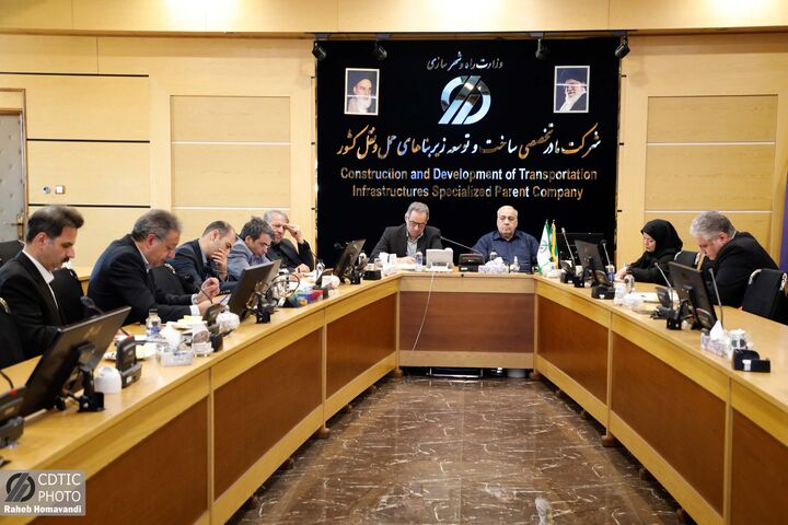ببینید | جلسه مدیرعامل شرکت ساخت و توسعه با معاون حمل‌ونقل وزیر راه و شهرسازی و مشاور رسانه‌ای وزیر راه و شهرسازی