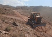 ببینید | عملیات تعریض و تسطیح محور روستایی عمند توسط راهداران طارم در استان قزوین
