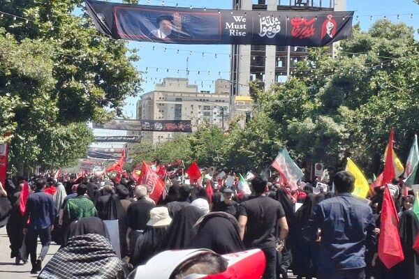 ویدیو| حضور کارکنان اداره کل راه و شهرسازی سیستان و بلوچستان در آیین تشییع قائد امت در مشهد مقدس