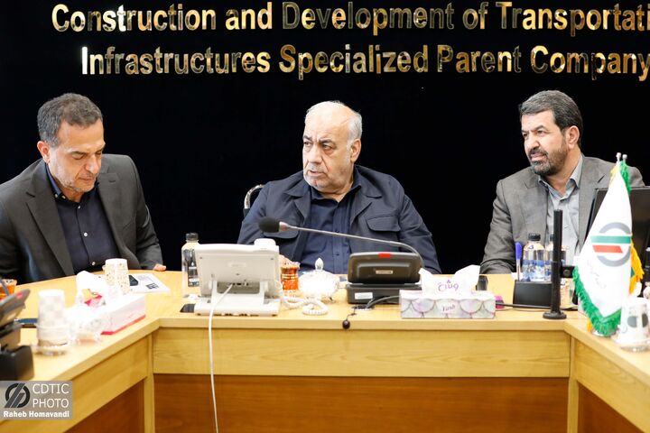 ببینید | نشست مدیرعامل شرکت ساخت و توسعه با استاندار همدان و نایب‌رئیس کمیسیون عمران درخصوص آخرین وضعیت بهسازی و تعریض آزادراه ساوه–همدان